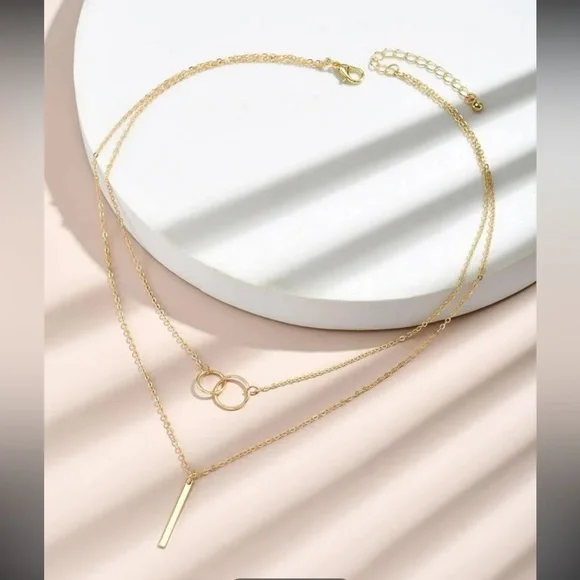 Geometric layered chain necklace with circle and bar pendants gold - Picture 5 of 9